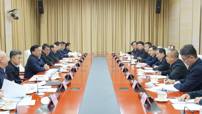 农业农村部与新疆维吾尔自治区政府举行工作会谈